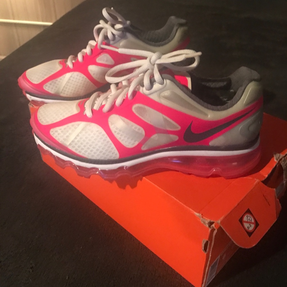 2012 woman's air max